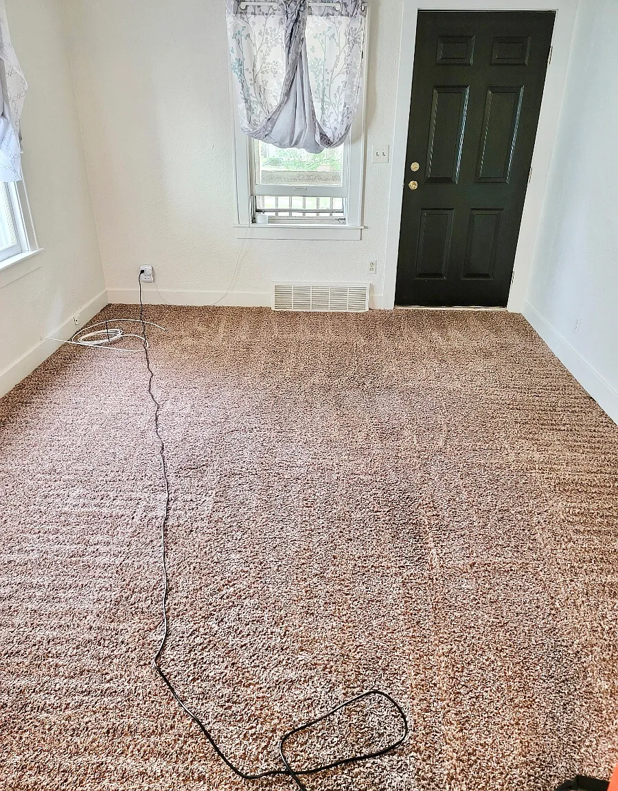 518 Leslie St — Photo 2