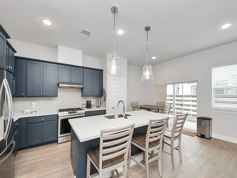651 Press St — Photo 28