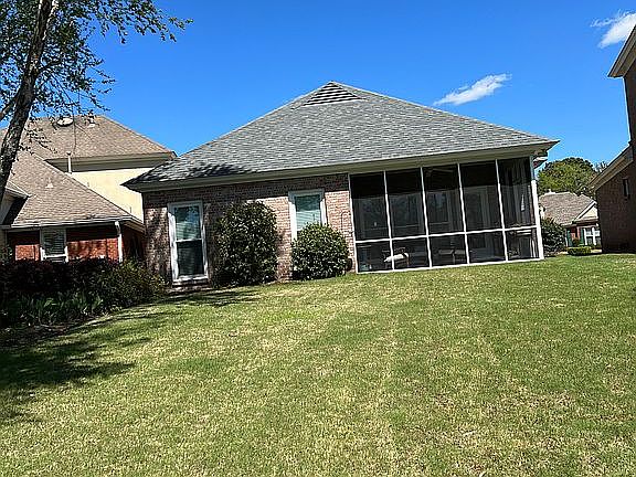 3rd image of 345 Green Chase Cir
