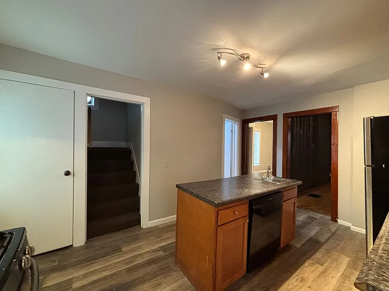 16 Asbury St — Photo 10