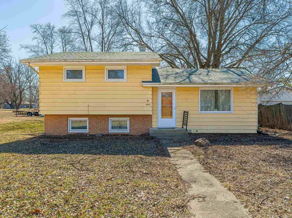 309 W Charles St, Mc Lean, IL 61754