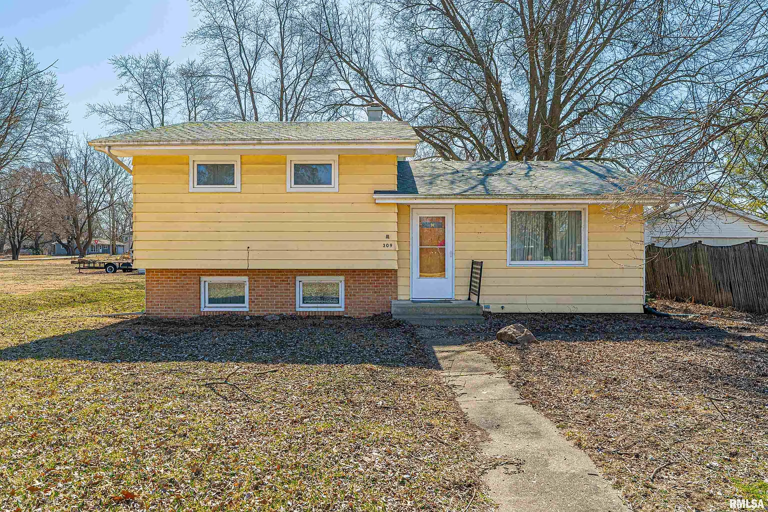 309 W Charles St photo 1