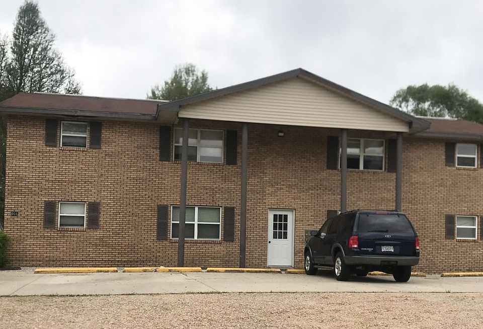 2nd image of 901 N Hickory St