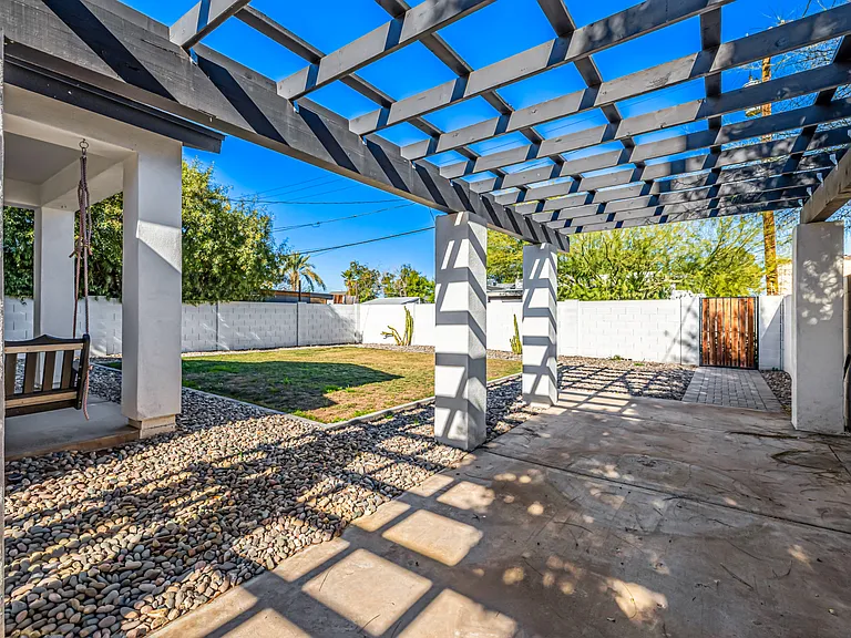 938 E Coronado Rd — Photo 38