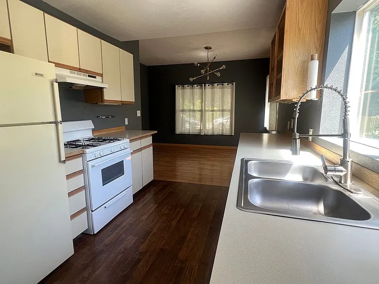 3007 Peabody St — Photo 7