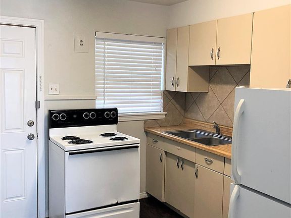 4th image of 4004 36th St APT A
