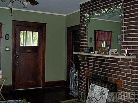 2nd image of 703 S Daugherty Ave