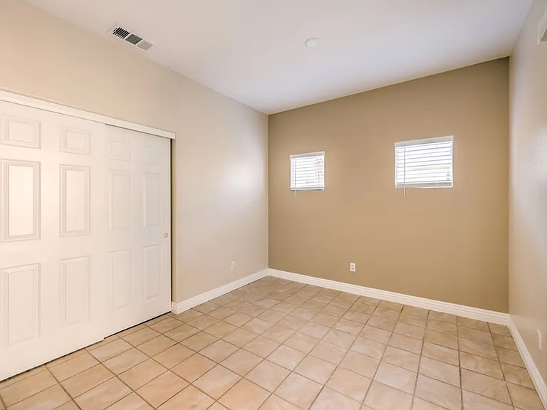 10540 Allthorn Ave — Photo 23