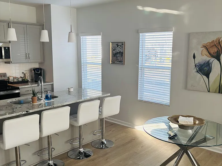 Sloan Dr — Photo 18