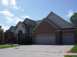 524 Kelli Ave, Marysville, MI 48040