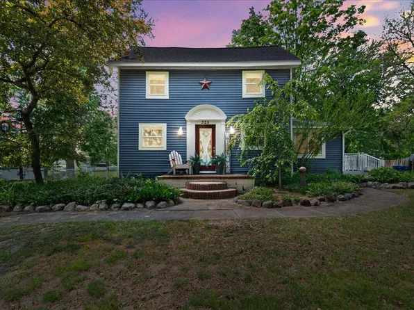 325 Watson St, Coopersville, MI 49404