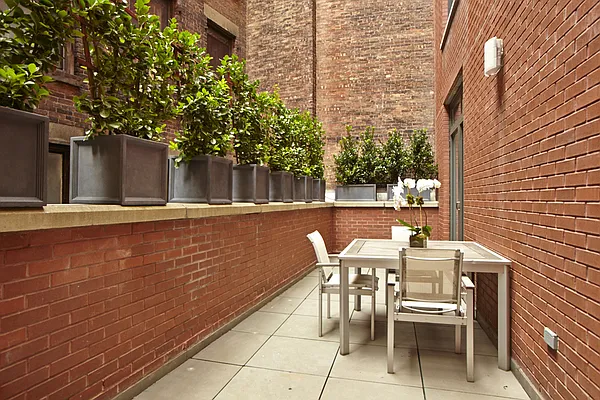 Sold by Stribling | media 18