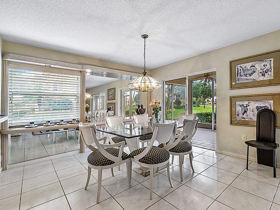 5th image of 9721 Shadybrook Dr APT 101