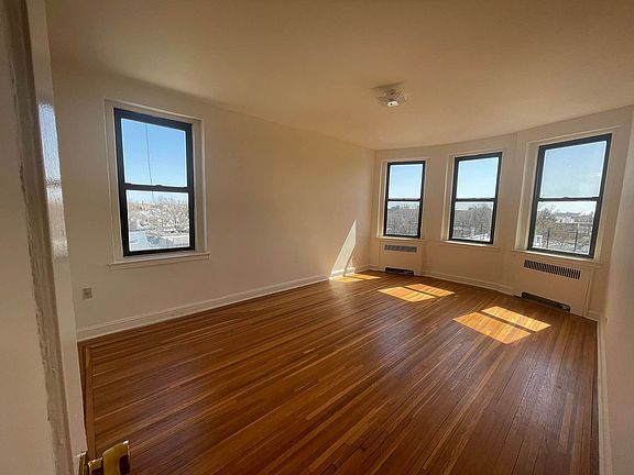 4th image of 8325 Lefferts Blvd Fl 1