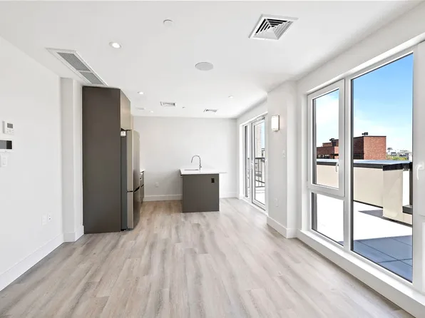 2605 Snyder Avenue image 1 of 31