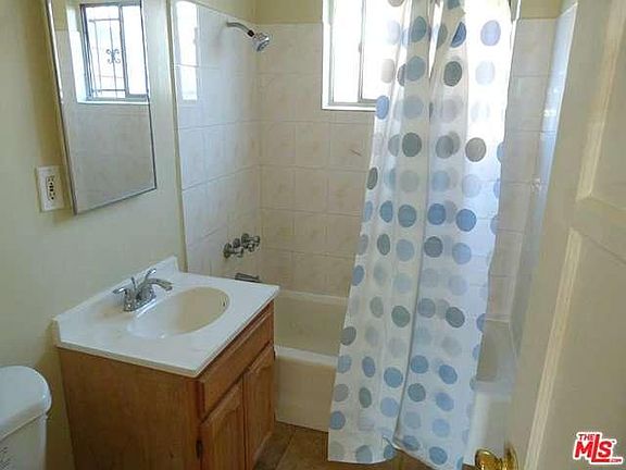 3rd image of 3225 W 36th St