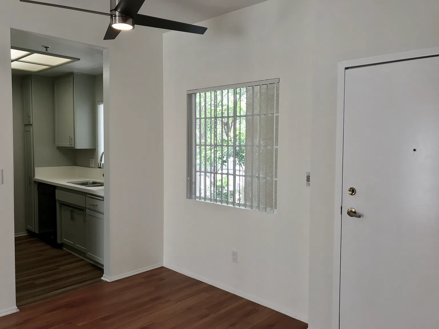 Amherst Manor — Photo 3