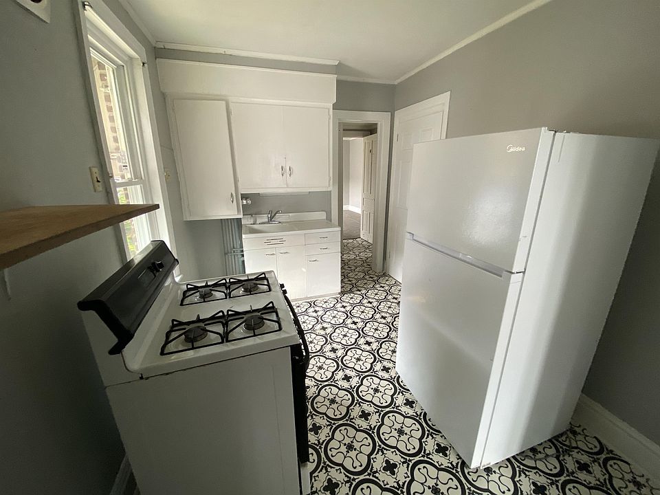 1st image of 314 N Hawthorne St APT 2