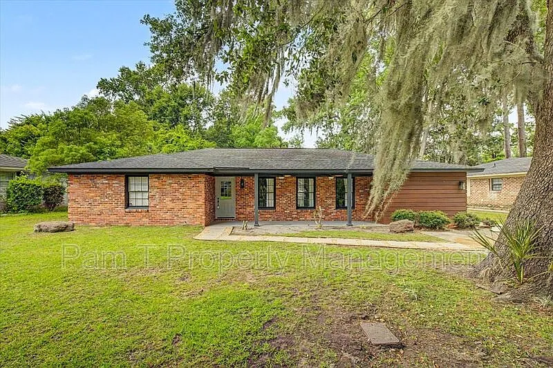 1332 Grace Dr