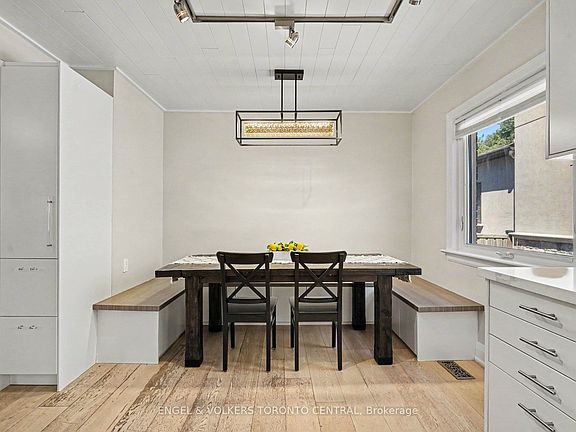 5th image of 28 Inverleigh Dr