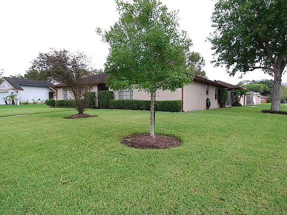 2nd image of 16823 Stardale Ln