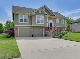 10315 N Spruce Ave, Kansas City, MO 64156