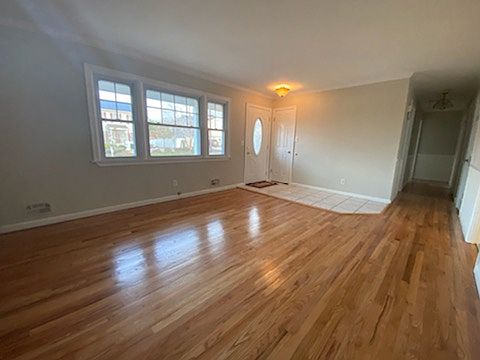 4th image of 531 Smith Dr