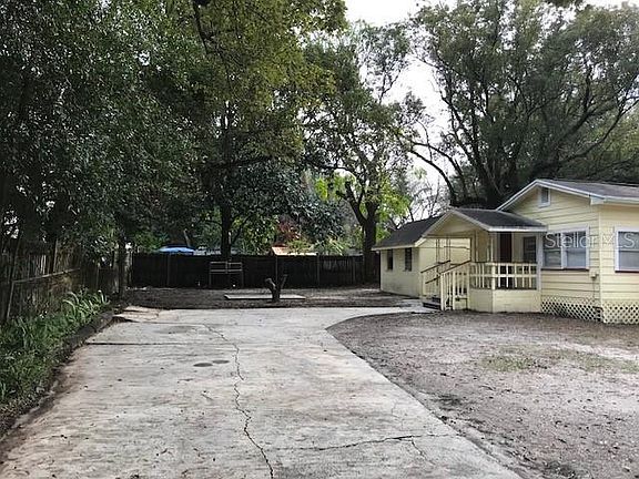 4th image of 1407 E Bougainvillea Ave