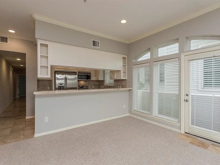 2701 Helena St #401 — Photo 4