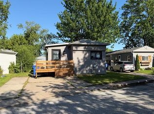 4 Cedar Cres, Essex, ON N0R 1J0