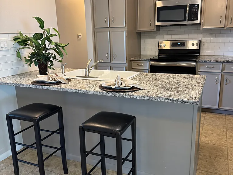 Daphne Dr — Photo 7