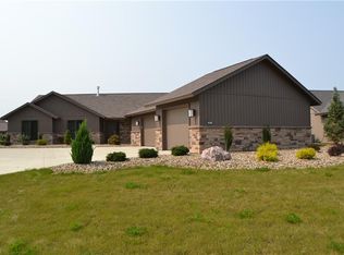 33014 Meadows Edge Ln, North Ridgeville, OH 44039