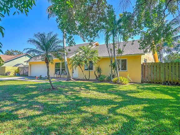 3rd image of 1386 Fulmar Dr
