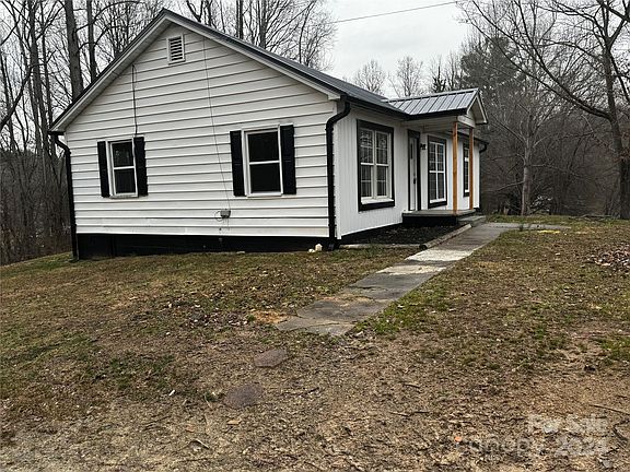 3rd image of 1318 Wakefield Dr NW