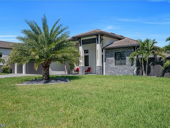 4th image of 643 SW 18th Ct