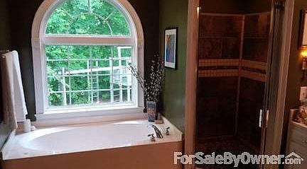 5th image of 128 Leslie Loch Ct