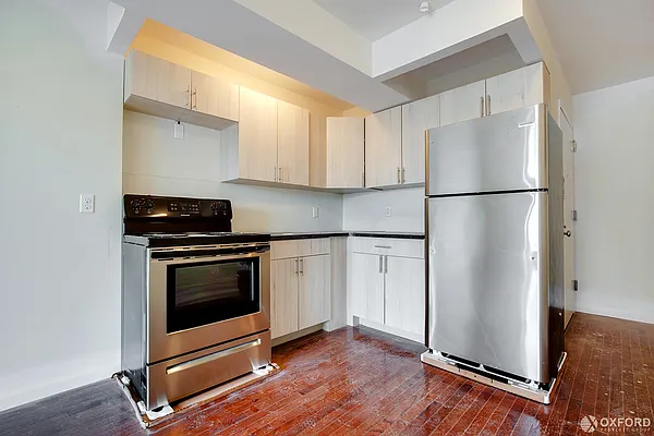 Rented by Oxford Property Group | media 7