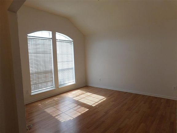 3rd image of 1003 Eastwick Dr