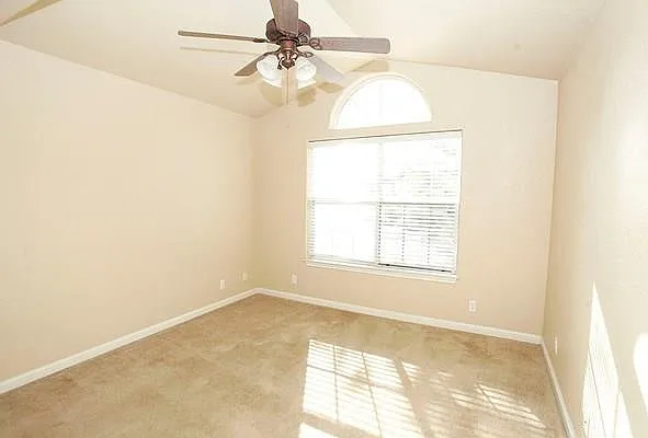1719 Sylvan Dr #B — Photo 12