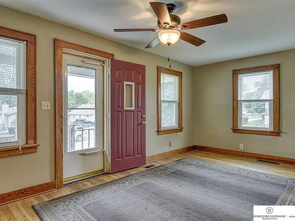 4th image of 6021 S 39th St
