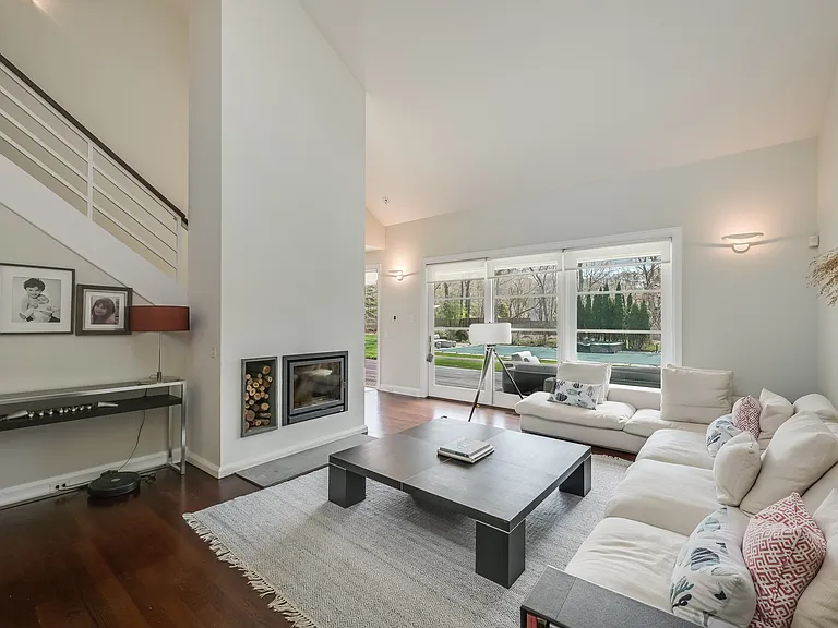 30 Harbor View Dr — Photo 5