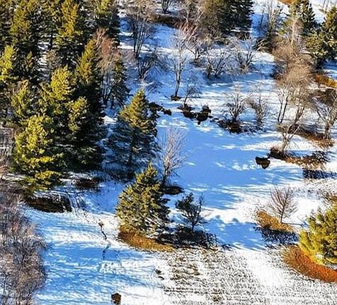 2nd image of 861 Front Mountain Rd