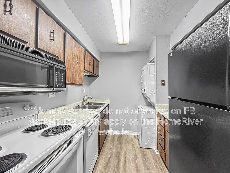 1 bed, 1.0 bath, 786 sqft, $995 — Photo 2