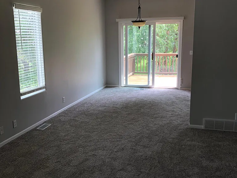 15501 Camden Ave — Photo 6