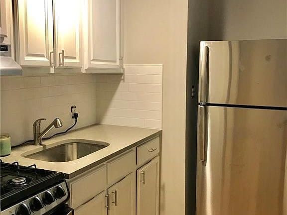 2nd image of 10 Oakridge Pl #7C