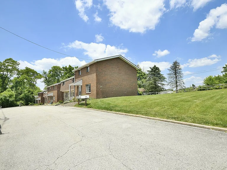 427 Manor Rd #3 — Photo 5