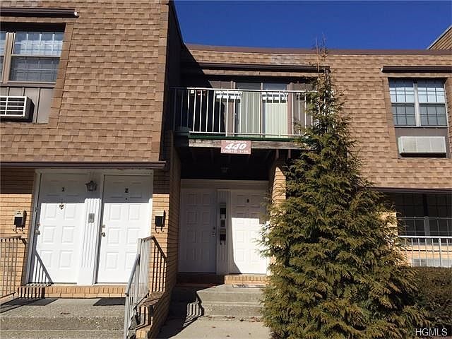 1st image of 440 Carpenter Ave APT 4