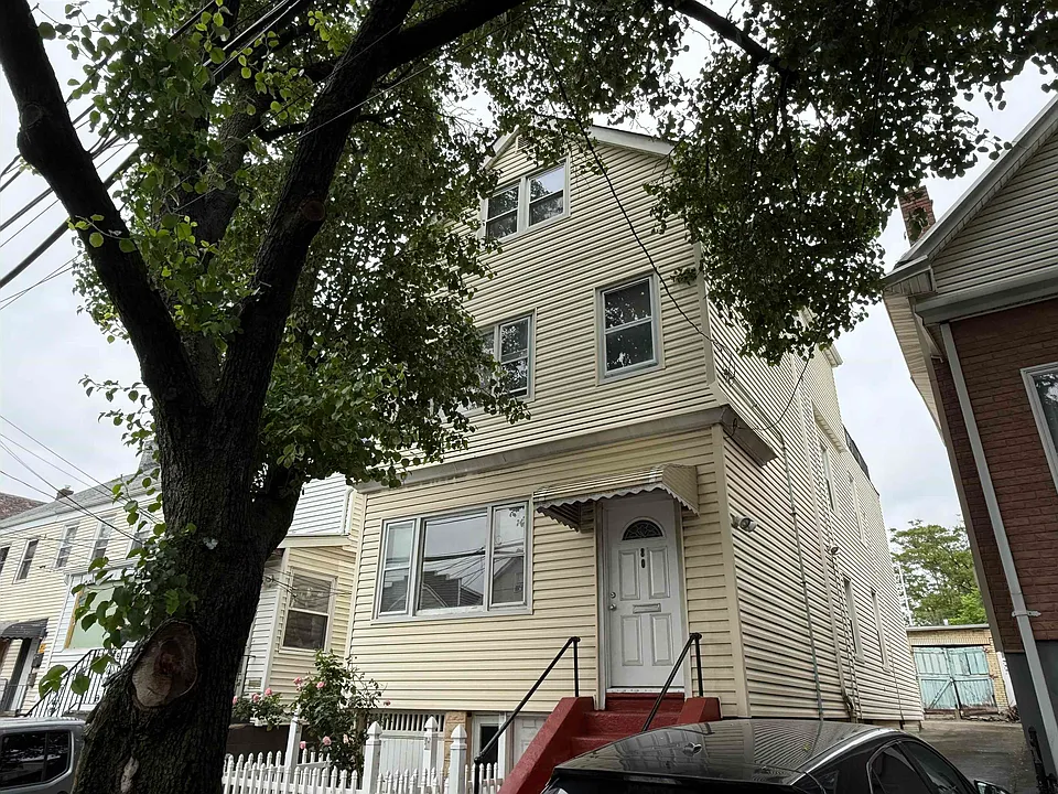 80 McAdoo Ave