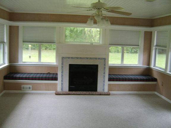 3rd image of 109 Fairway Dr