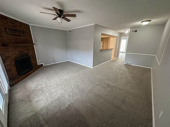 2nd image of 1738 Fox Hunt Ln #1738